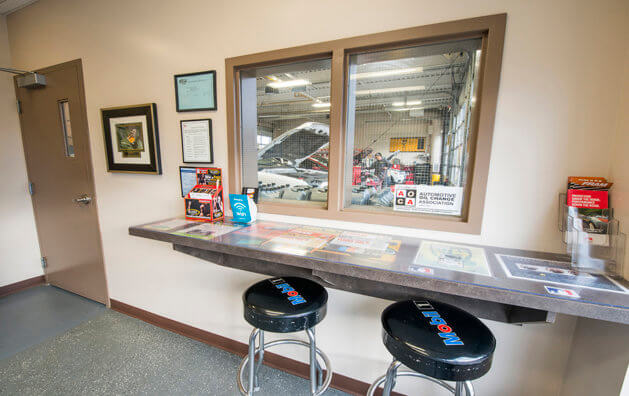 View from the waiting room to the working area of Minit Lube in Taylor Drive.