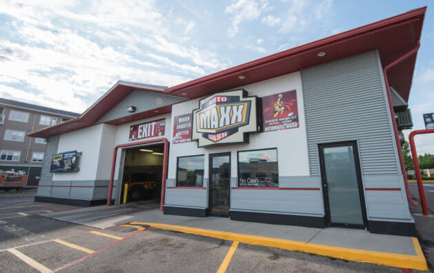 Front view of Maxx Auto Wash shop in Regina, SK
