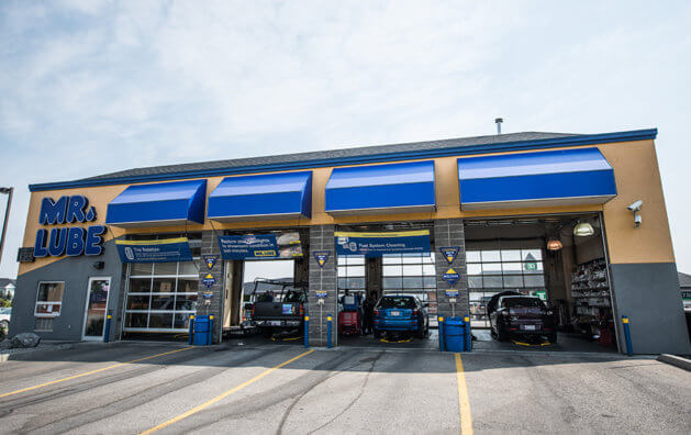 Bays view of Mr Lube Country Hills shop in Calgary, AB
