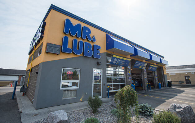 Outside view of Mr Lube Country Hills shop in Calgary, AB
