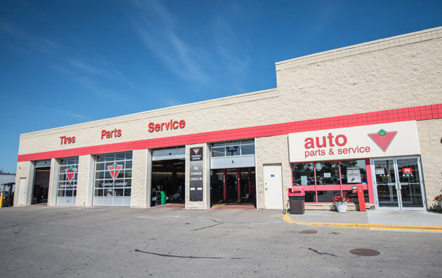 Outside view of Canadian Tire Auto Centre Spruce Grove shop