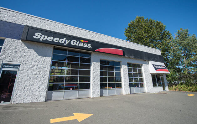 Outside view of Speedy Glass Courtenay shop