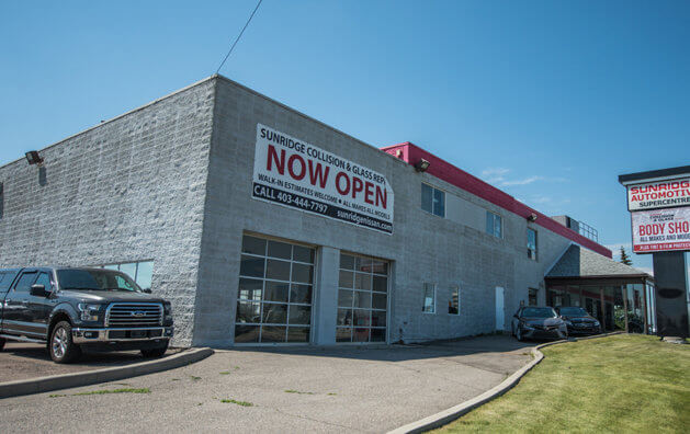 Sunridge Autobody outside view.