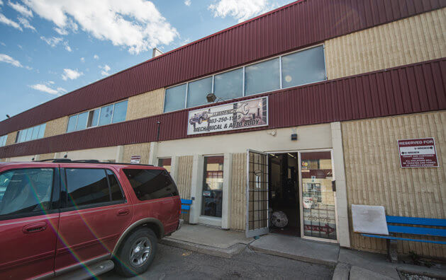 Outside view of U Wrench shop in Calgary, AB.