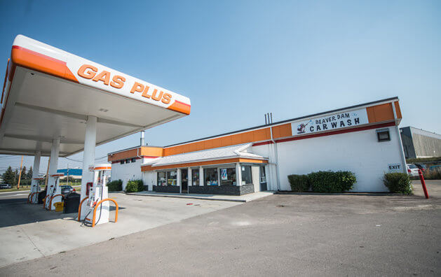 Outside view of Beaver Dam Car Wash shop in Calgary, AB.