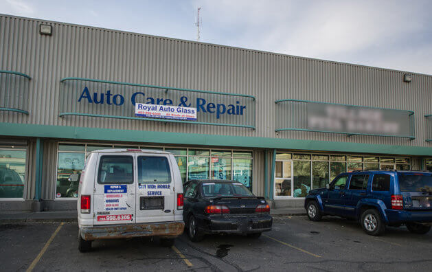 Royal Auto Glass outside view